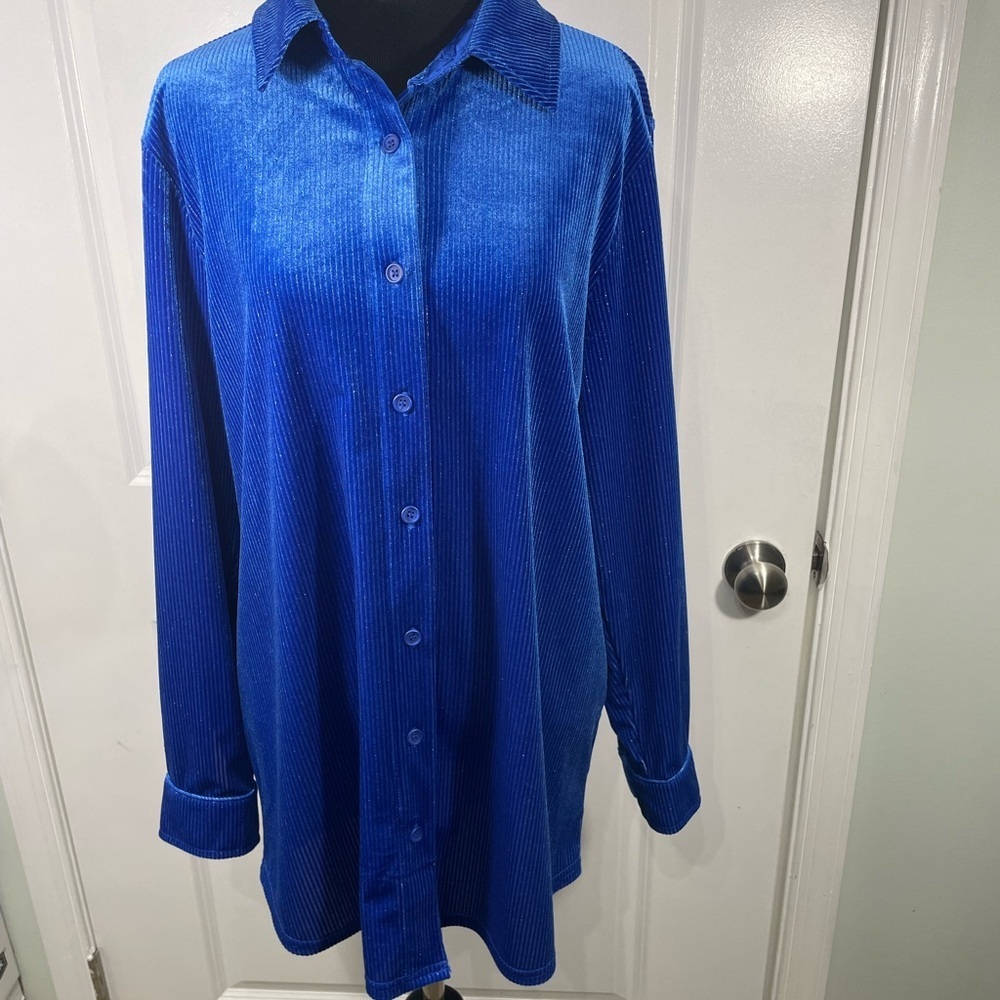 Soft Surroundings Blue Button-Up Shirt Size Medium CB-114